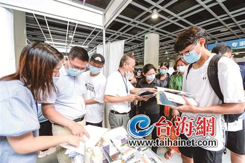 教育咨詢服務大獲好評，數萬人次前來咨詢取經